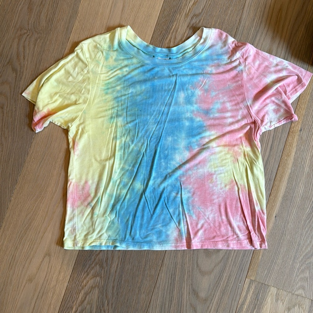 Girls Erge tie dye t shirt, EUC, size L